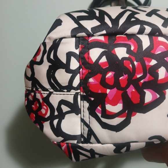 EUC Coach Poppy Daisy Graffiti Tote COA - Picture 5 of 14